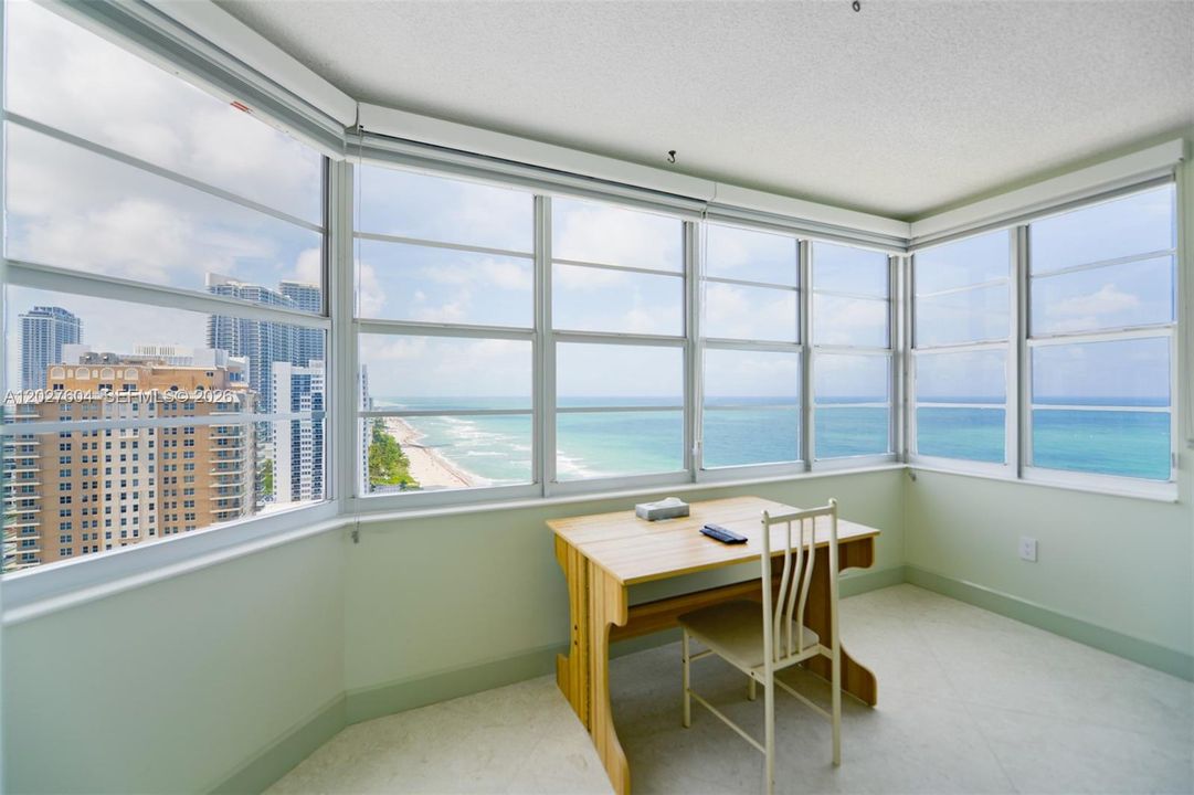 For Rent: $3,500 (2 beds, 2 baths, 1380 Square Feet)