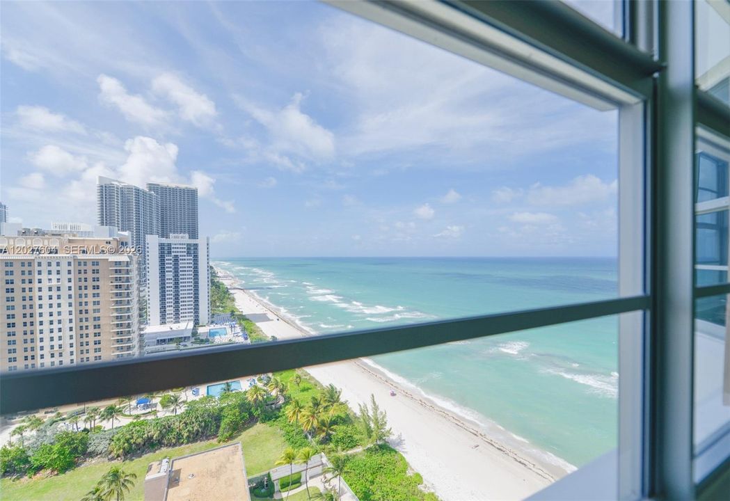 For Rent: $3,500 (2 beds, 2 baths, 1380 Square Feet)