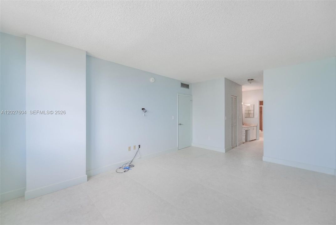 For Rent: $3,500 (2 beds, 2 baths, 1380 Square Feet)