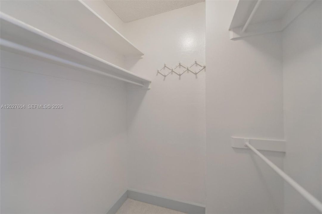 For Rent: $3,500 (2 beds, 2 baths, 1380 Square Feet)