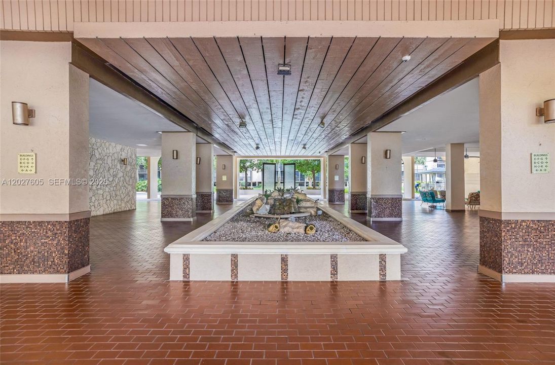 For Sale: $349,000 (2 beds, 2 baths, 1785 Square Feet)