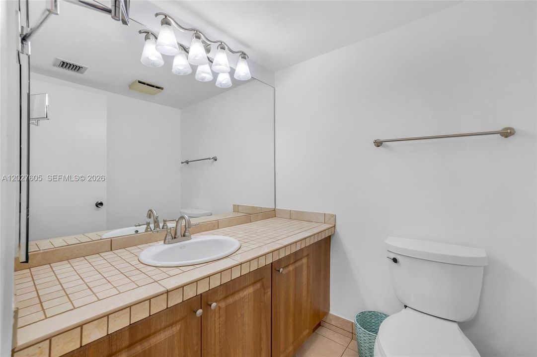 For Sale: $349,000 (2 beds, 2 baths, 1785 Square Feet)