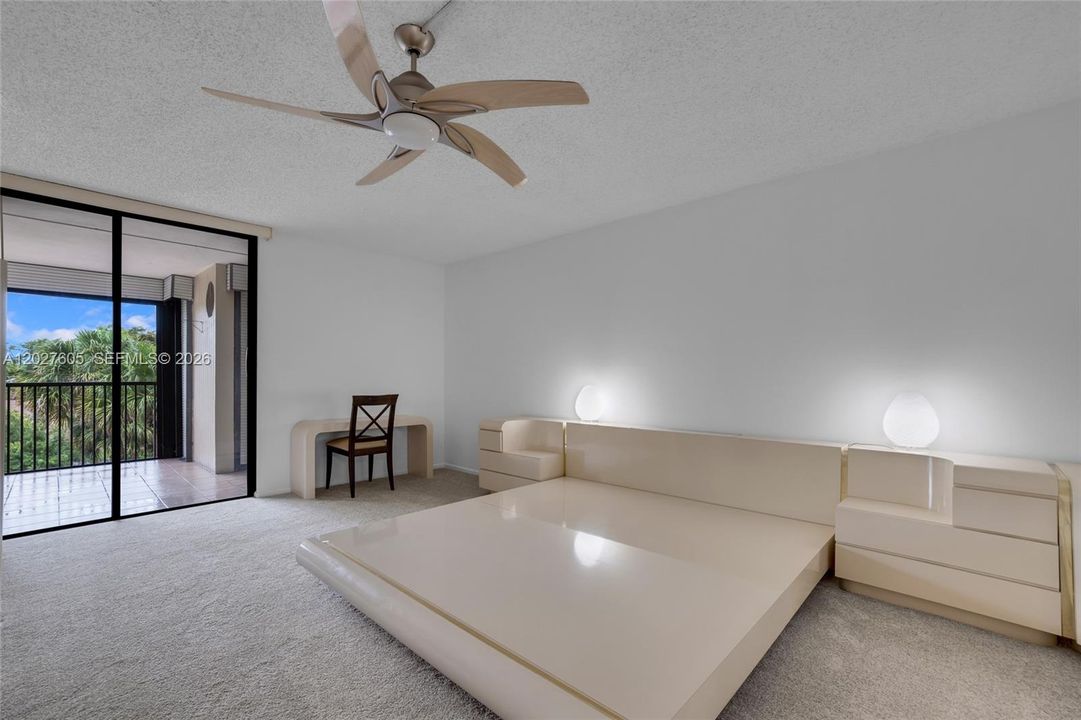 For Sale: $349,000 (2 beds, 2 baths, 1785 Square Feet)
