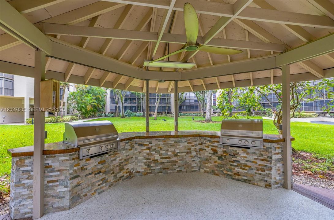 For Sale: $349,000 (2 beds, 2 baths, 1785 Square Feet)
