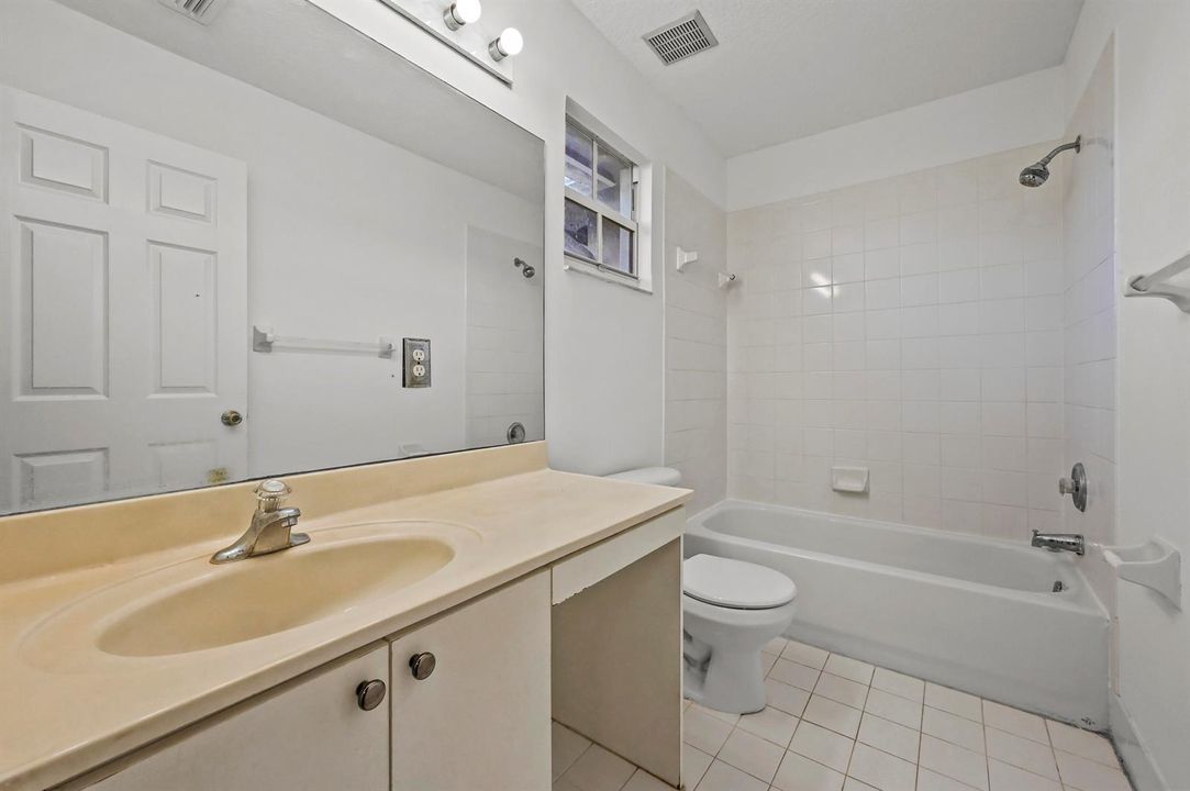 304 N Palm Villas Way Palm Springs, FL03