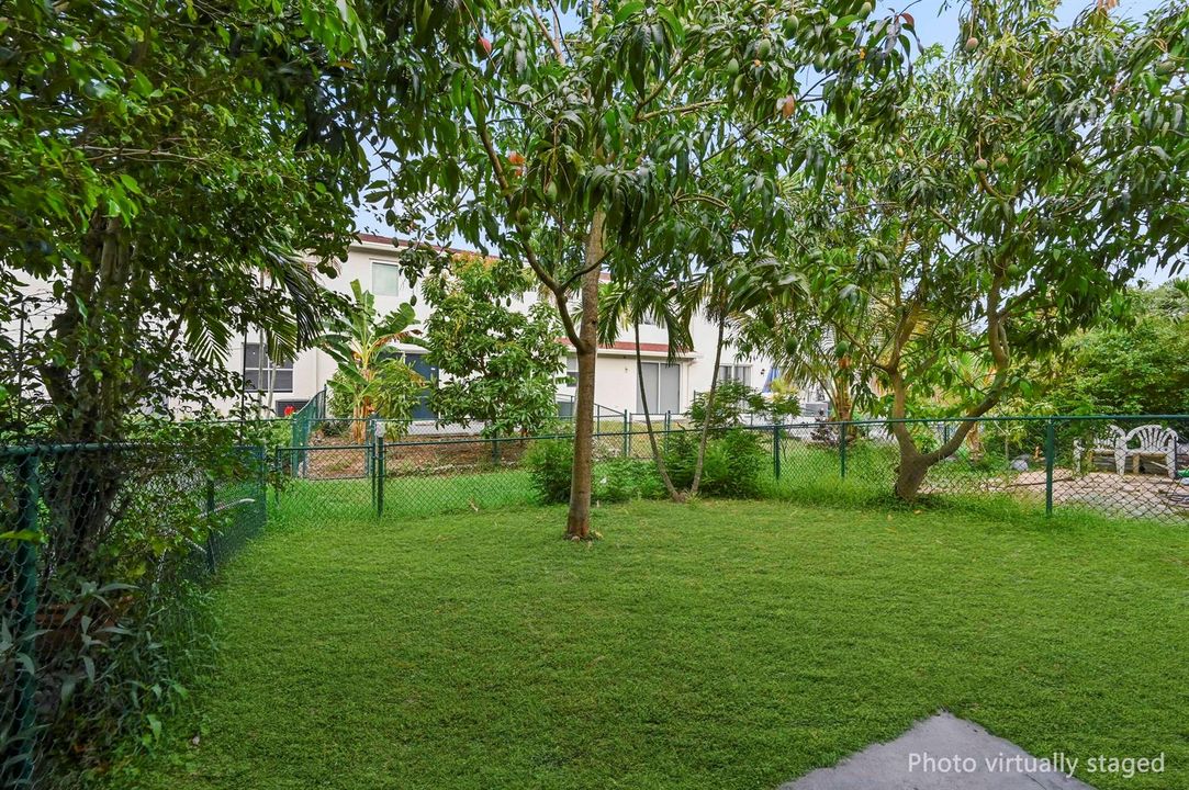 304 N Palm Villas Way Palm Springs, FL00