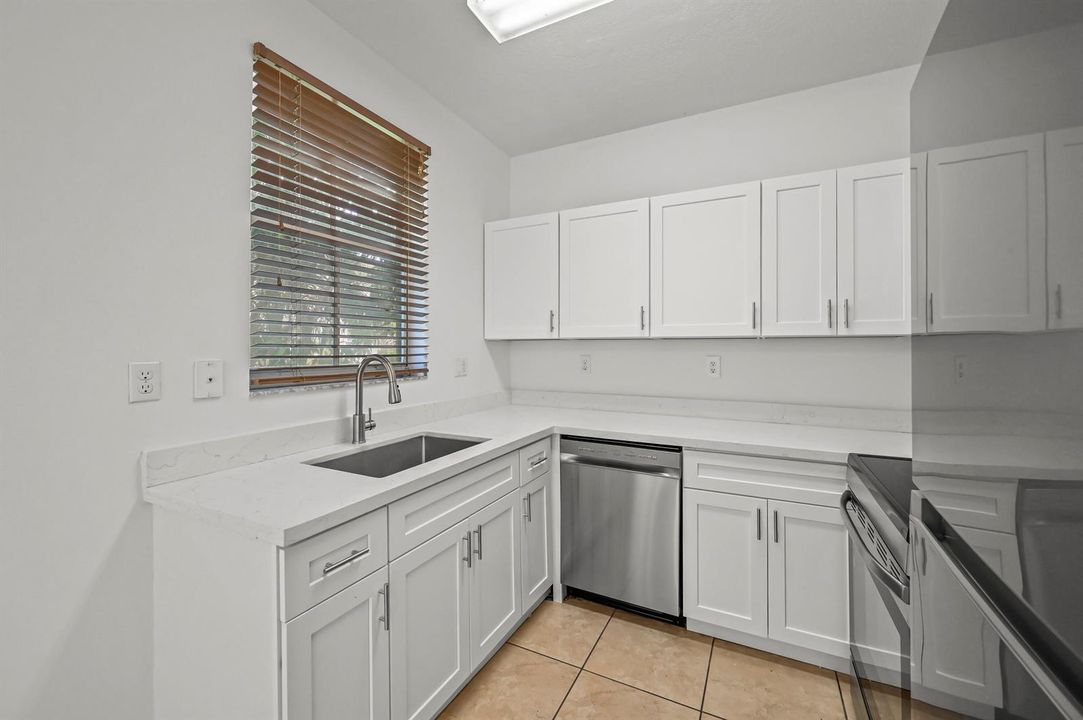 304 N Palm Villas Way Palm Springs, FL02