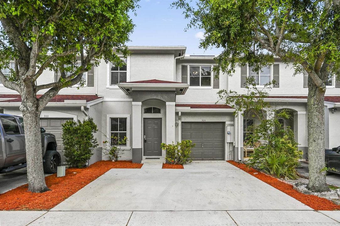 304 N Palm Villas Way Palm Springs, FL00
