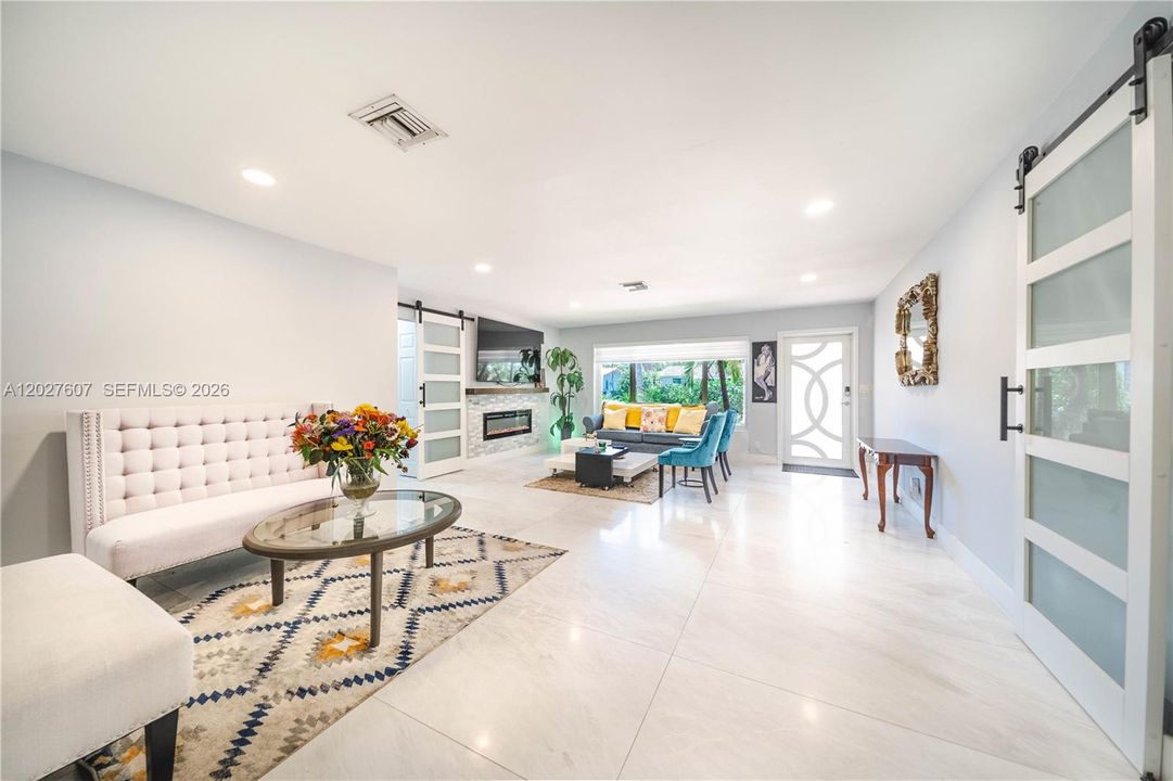 For Rent: $6,200 (2 beds, 2 baths, 2200 Square Feet)