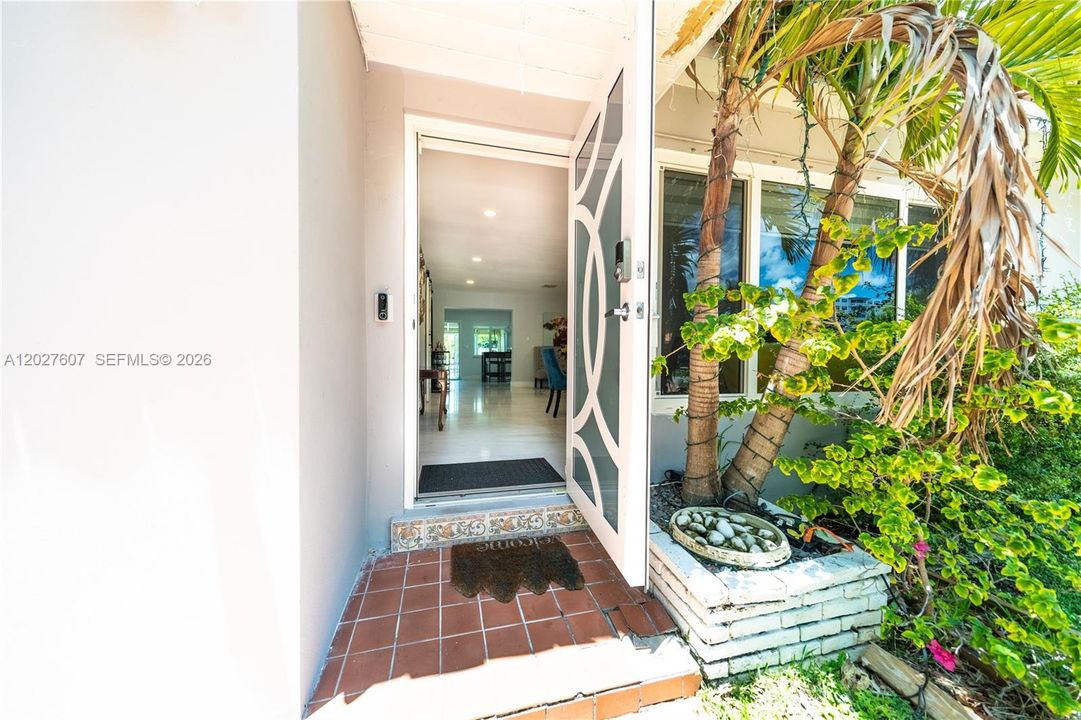 For Rent: $6,200 (2 beds, 2 baths, 2200 Square Feet)