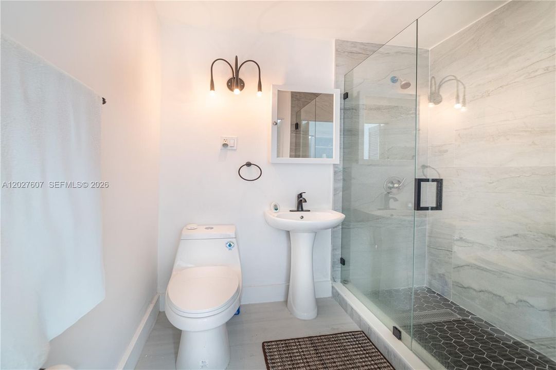 For Rent: $6,200 (2 beds, 2 baths, 2200 Square Feet)