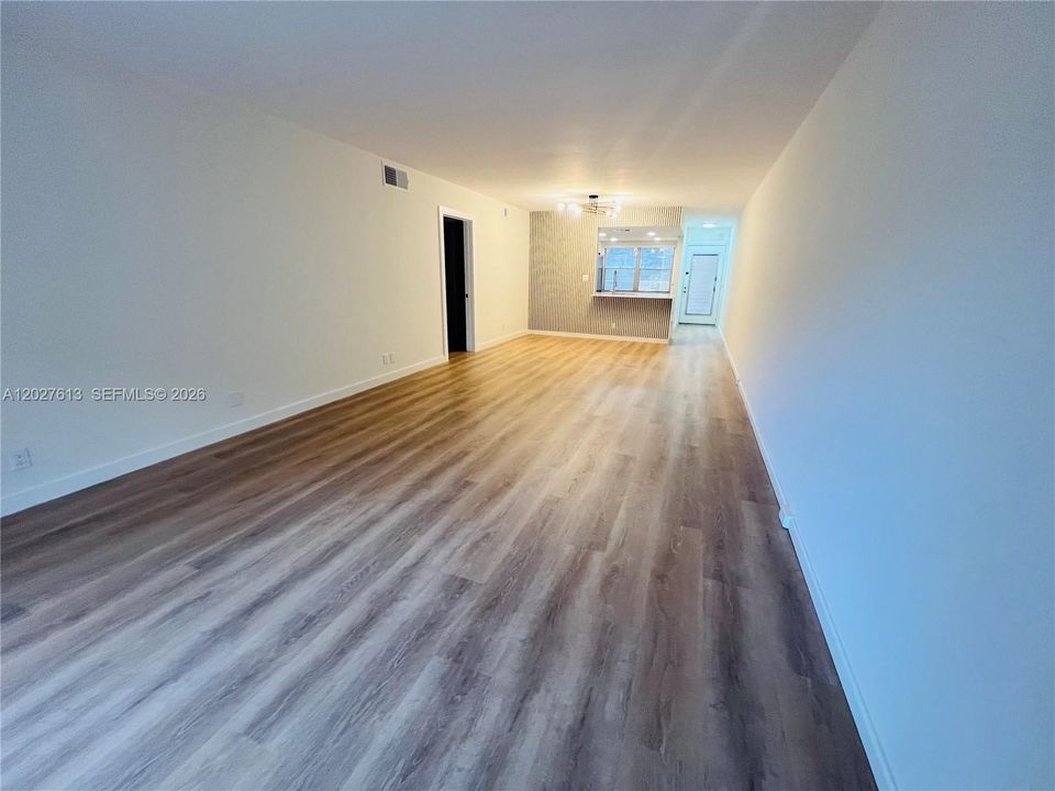 For Sale: $219,000 (2 beds, 2 baths, 1156 Square Feet)