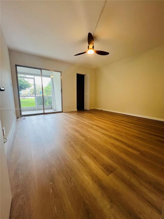 For Sale: $219,000 (2 beds, 2 baths, 1156 Square Feet)