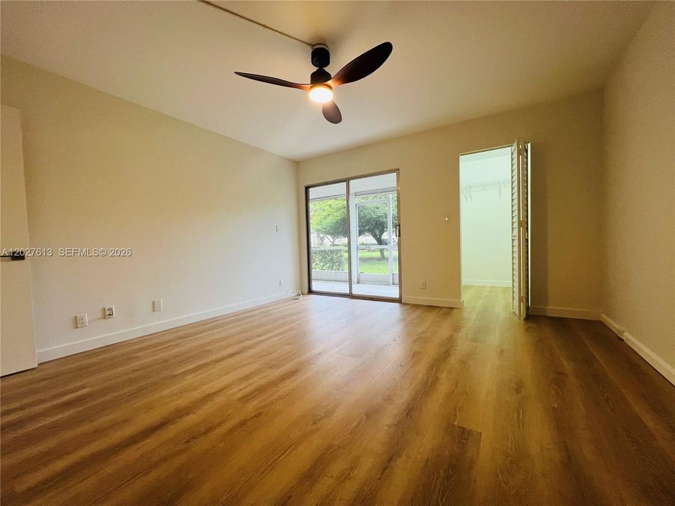 For Sale: $219,000 (2 beds, 2 baths, 1156 Square Feet)