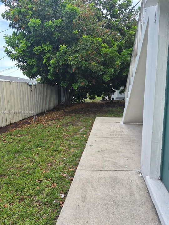 For Rent: $1,700 (1 beds, 1 baths, 4439 Square Feet)