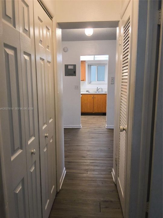For Rent: $1,700 (1 beds, 1 baths, 4439 Square Feet)