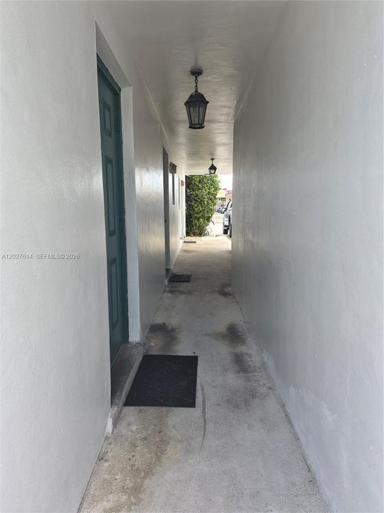 For Rent: $1,700 (1 beds, 1 baths, 4439 Square Feet)