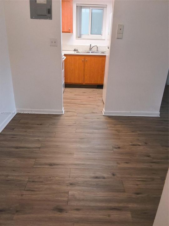 For Rent: $1,700 (1 beds, 1 baths, 4439 Square Feet)