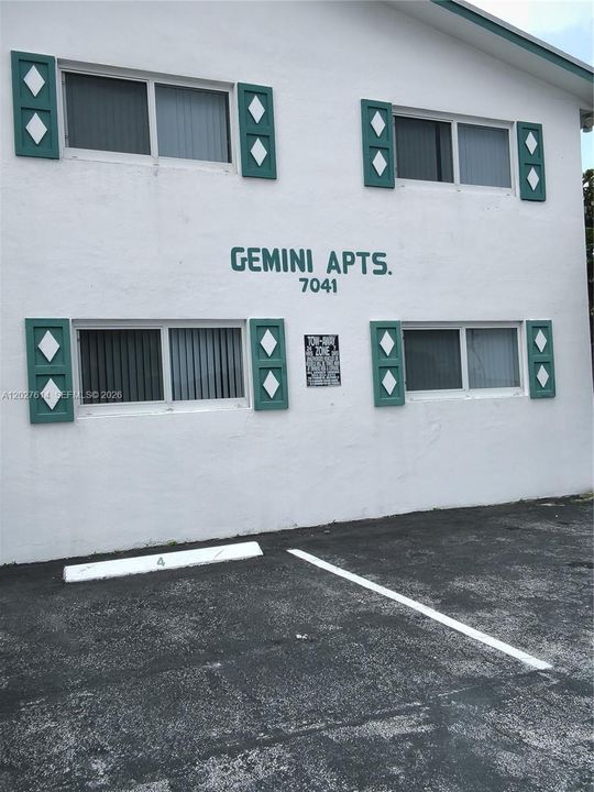 For Rent: $1,700 (1 beds, 1 baths, 4439 Square Feet)