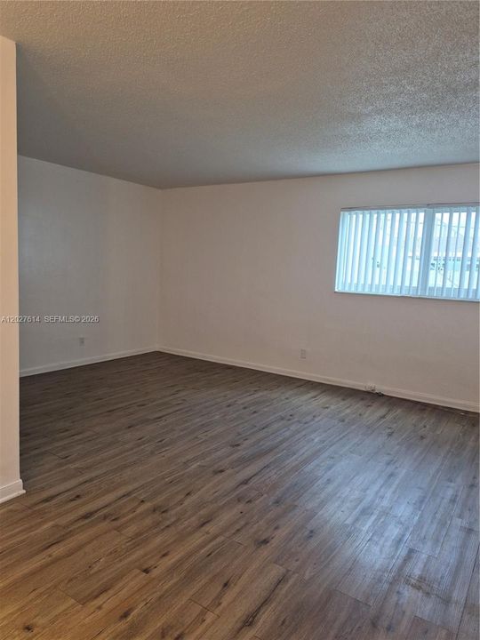 For Rent: $1,700 (1 beds, 1 baths, 4439 Square Feet)