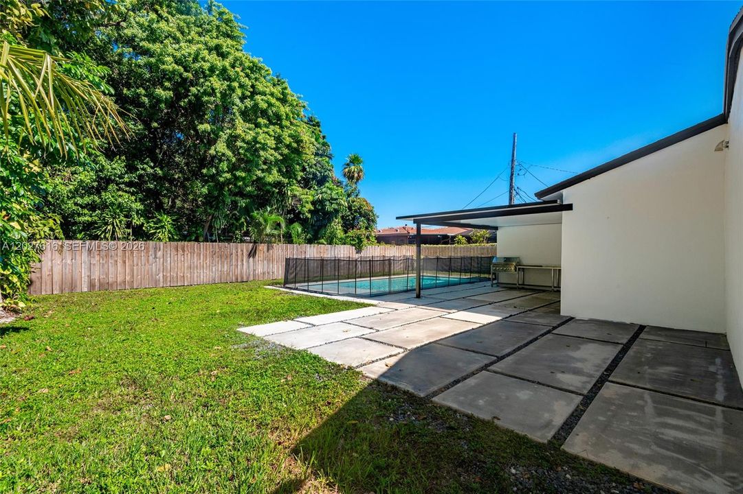 Activo con contrato: $1,599,000 (5 camas, 3 baños, 2237 Pies cuadrados)