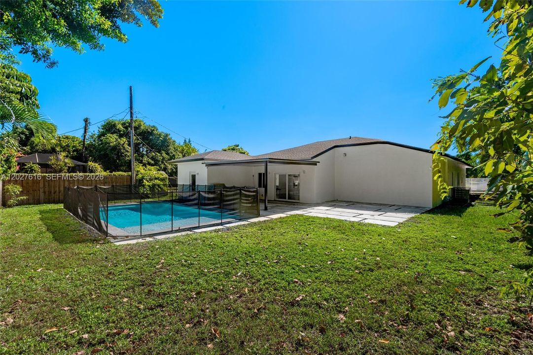 Activo con contrato: $1,599,000 (5 camas, 3 baños, 2237 Pies cuadrados)