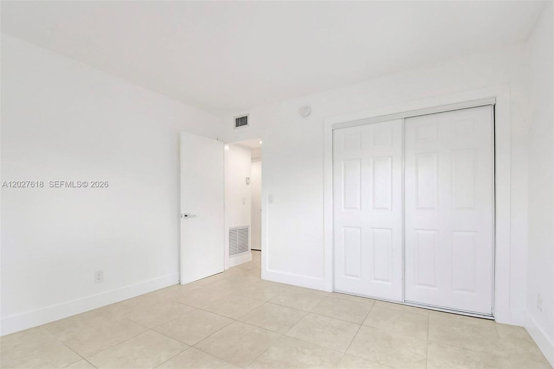 For Rent: $2,200 (2 beds, 1 baths, 1000 Square Feet)