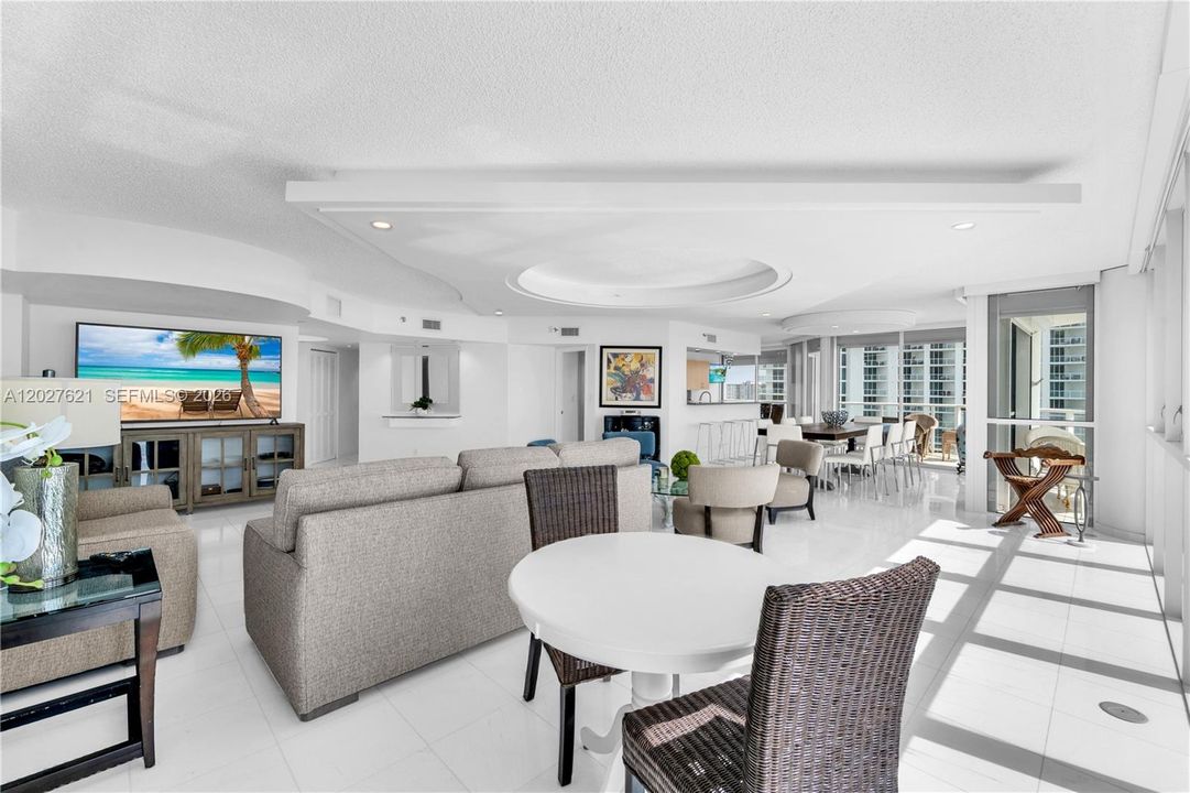 В аренду: $7,500 (2 спален, 2 ванн, 2020 Квадратных фут)