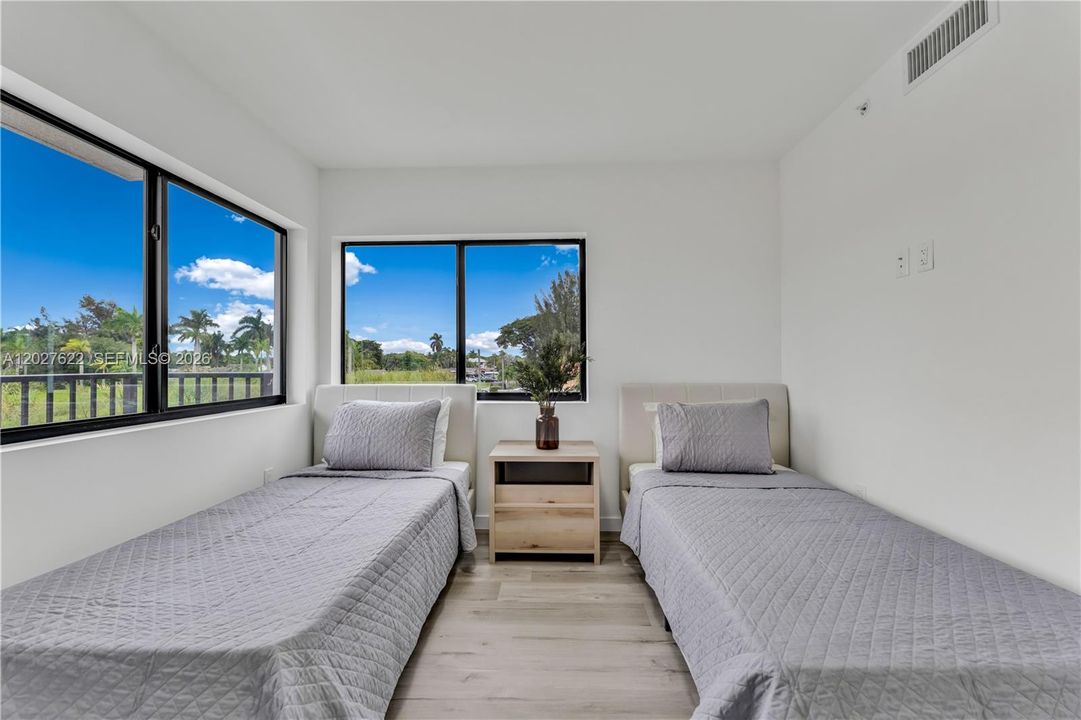 For Rent: $2,900 (2 beds, 1 baths, 1200 Square Feet)