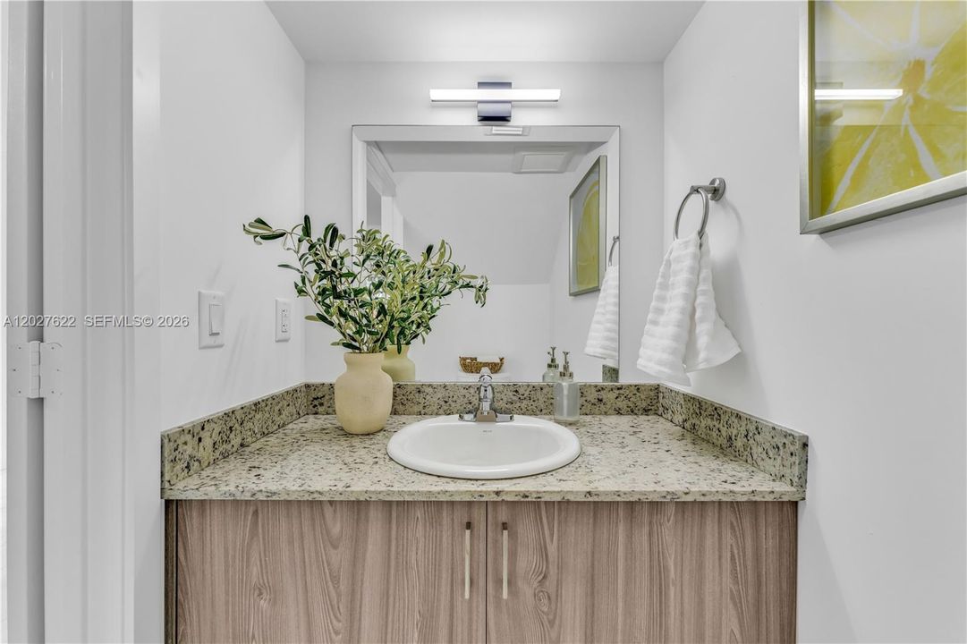 For Rent: $2,900 (2 beds, 1 baths, 1200 Square Feet)