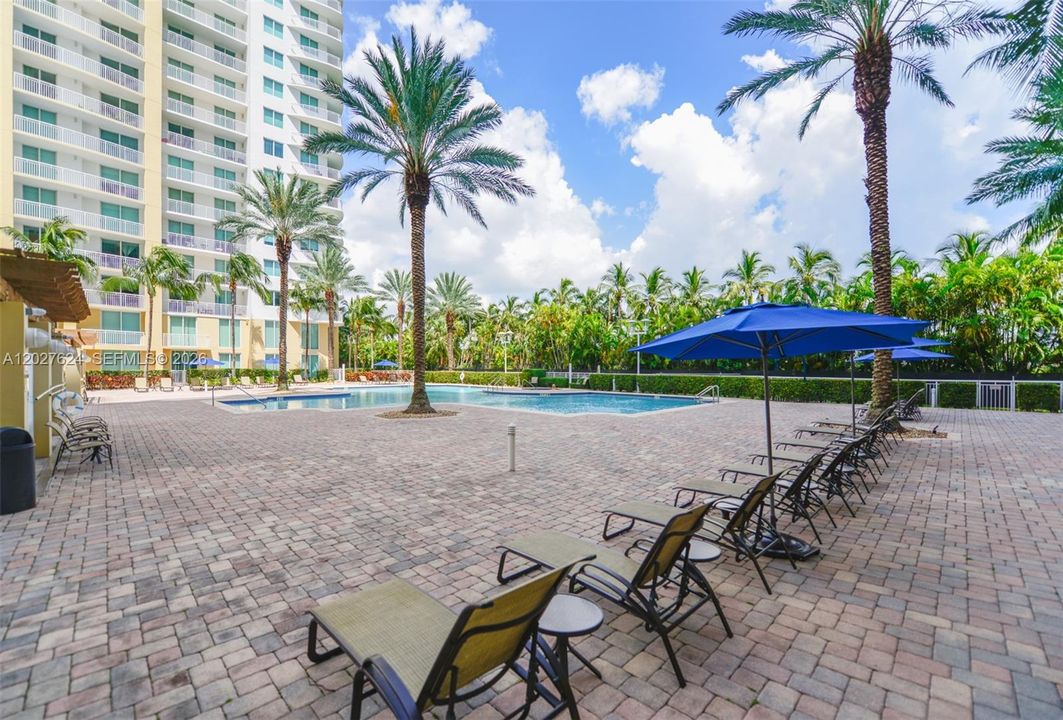 For Sale: $599,999 (3 beds, 2 baths, 1597 Square Feet)