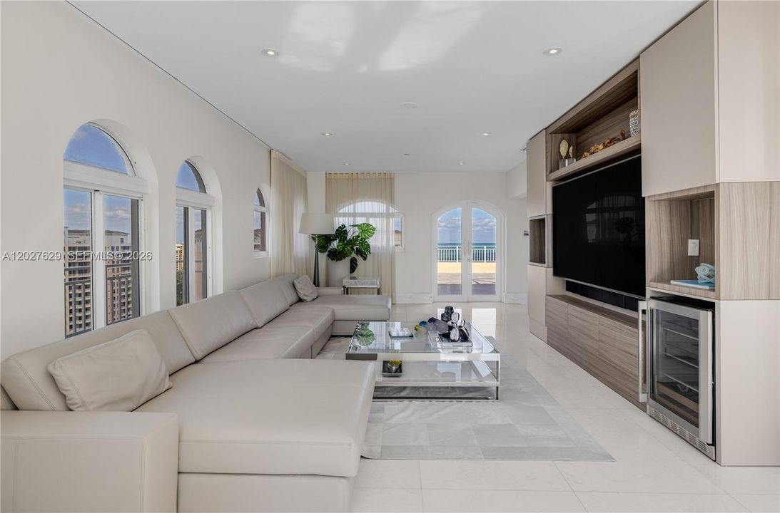 En Venta: $18,500,000 (5 camas, 5 baños, 4566 Pies cuadrados)