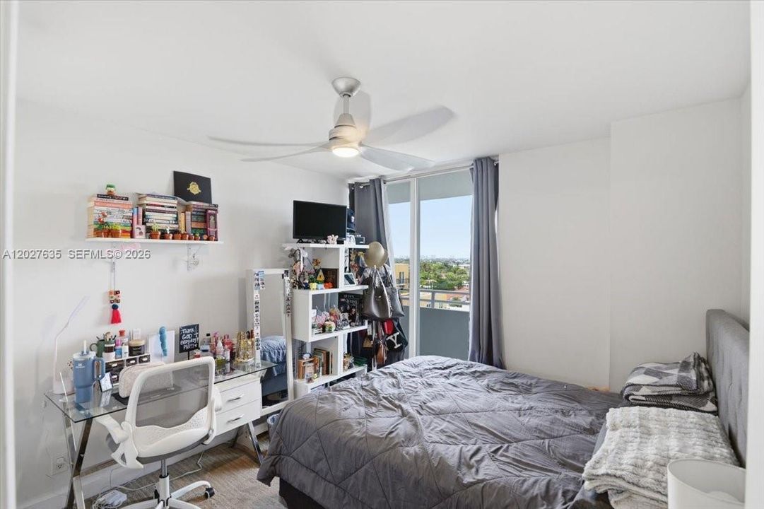 For Sale: $850,000 (2 beds, 2 baths, 950 Square Feet)