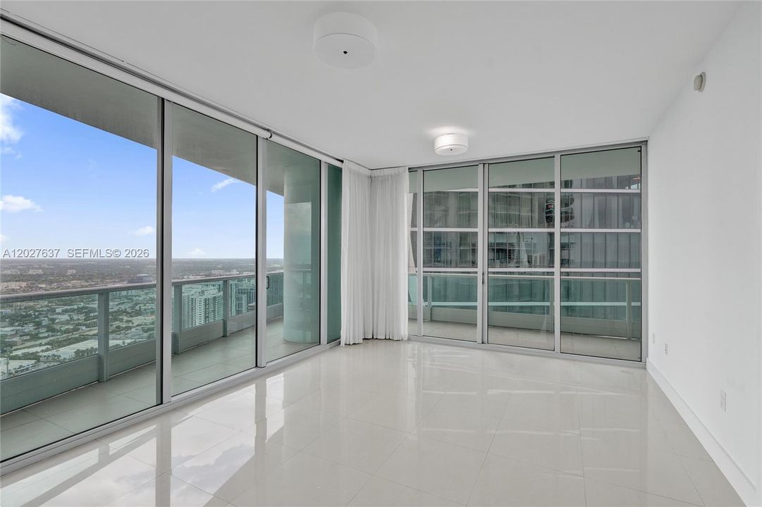 Active With Contract: $5,900 (2 beds, 2 baths, 1237 Square Feet)