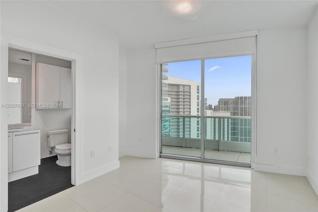 For Rent: $5,900 (2 beds, 2 baths, 1237 Square Feet)