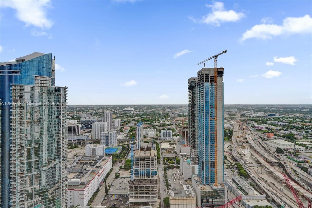 Active With Contract: $5,900 (2 beds, 2 baths, 1237 Square Feet)