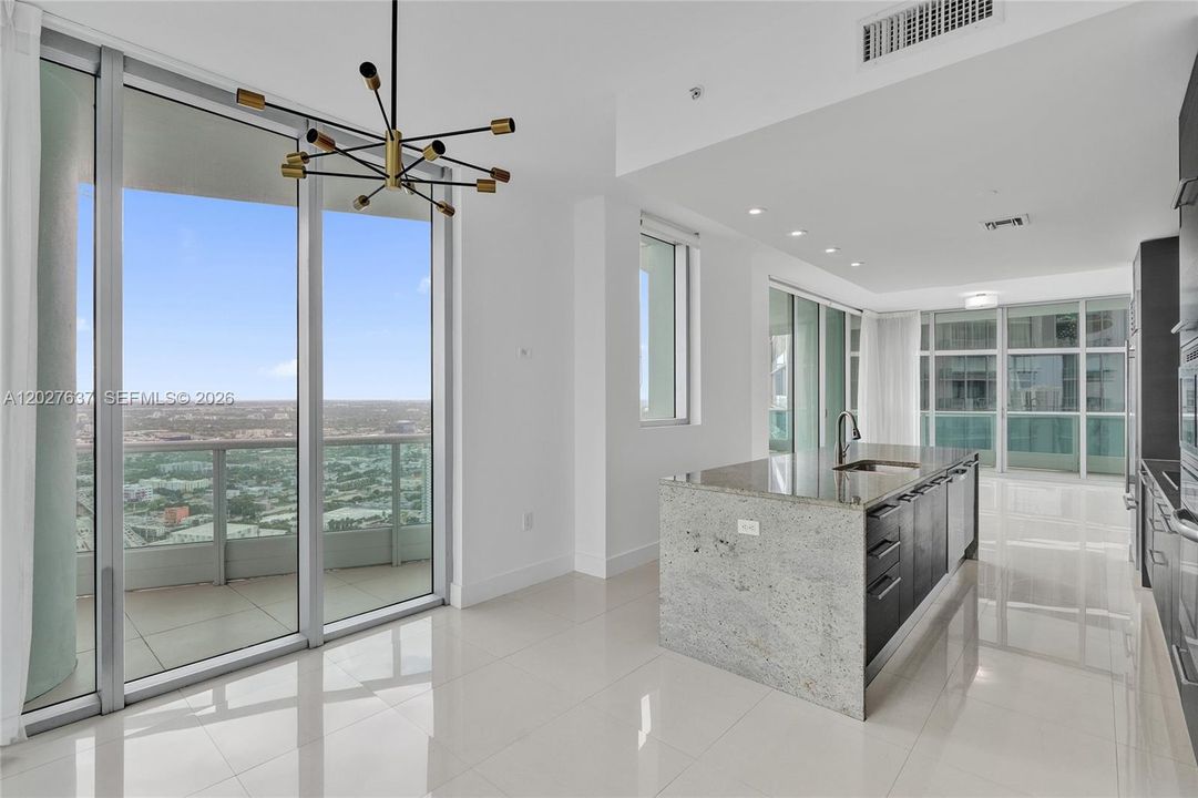 Active With Contract: $5,900 (2 beds, 2 baths, 1237 Square Feet)