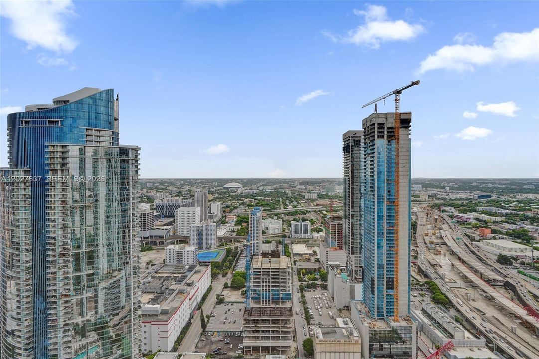 Active With Contract: $5,900 (2 beds, 2 baths, 1237 Square Feet)