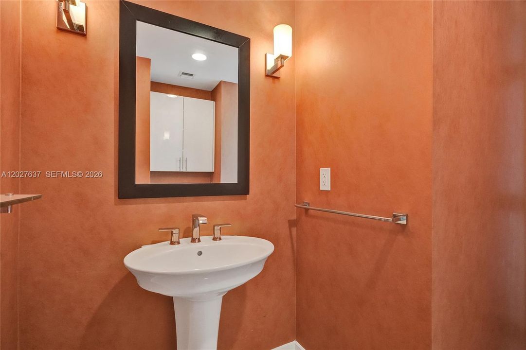 Active With Contract: $5,900 (2 beds, 2 baths, 1237 Square Feet)