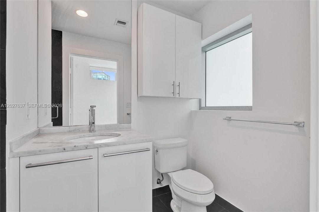 Active With Contract: $5,900 (2 beds, 2 baths, 1237 Square Feet)