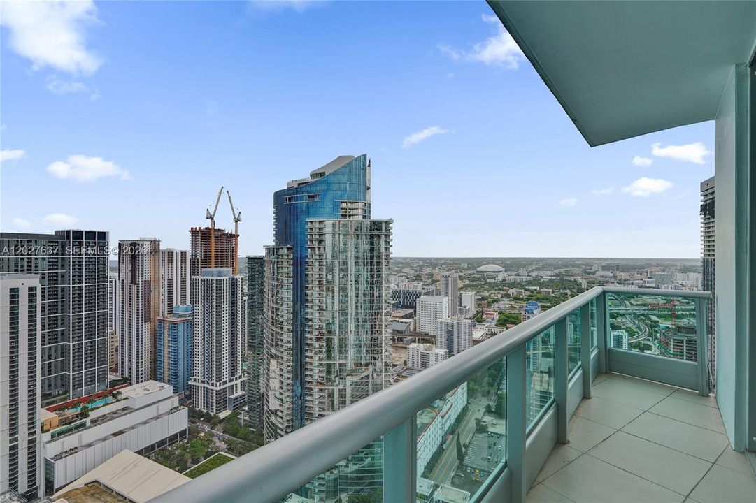 Active With Contract: $5,900 (2 beds, 2 baths, 1237 Square Feet)
