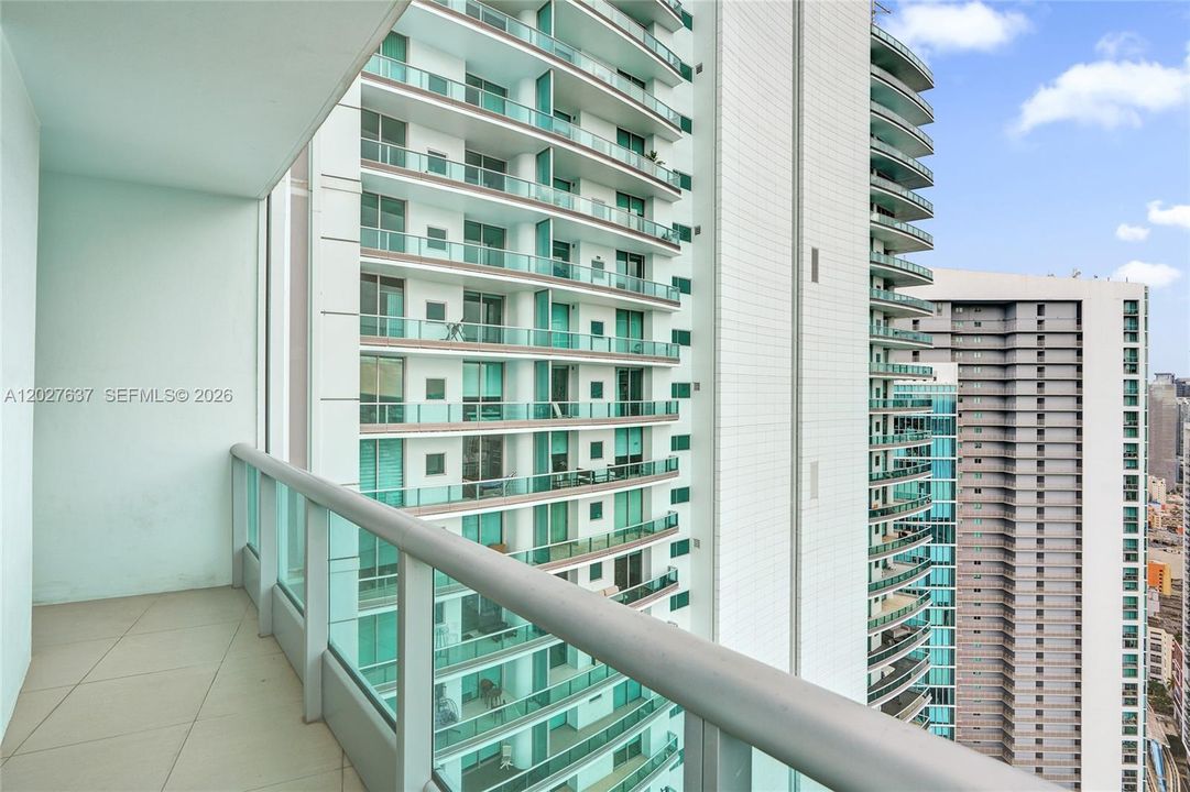 Active With Contract: $5,900 (2 beds, 2 baths, 1237 Square Feet)