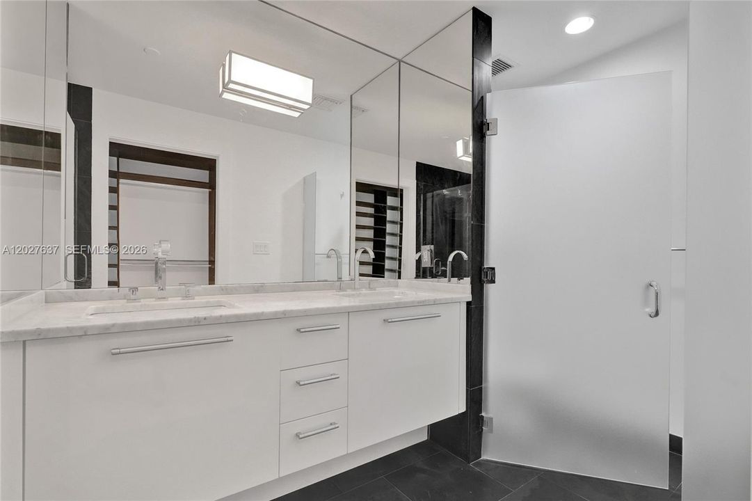 Active With Contract: $5,900 (2 beds, 2 baths, 1237 Square Feet)