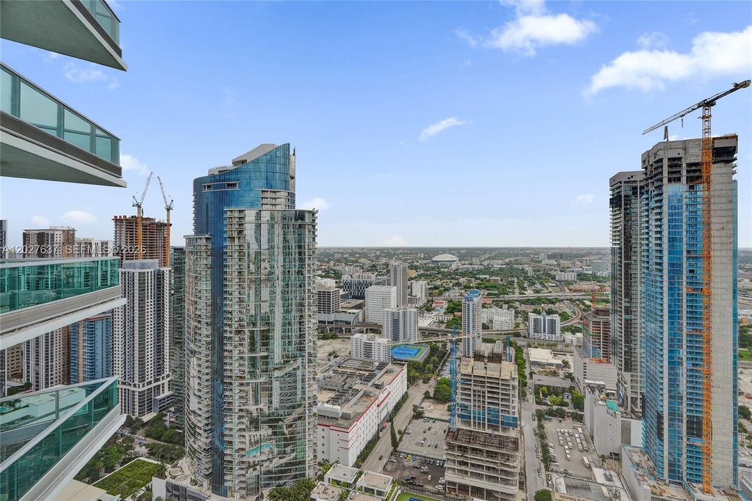 Active With Contract: $5,900 (2 beds, 2 baths, 1237 Square Feet)