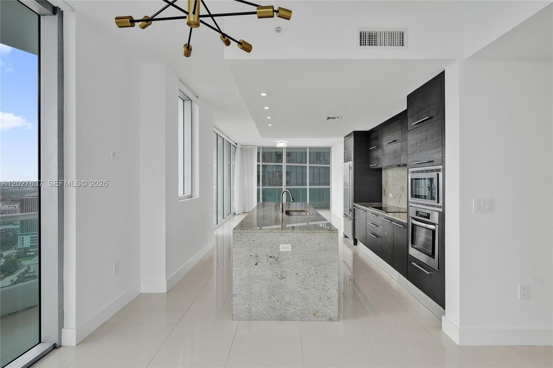 Active With Contract: $5,900 (2 beds, 2 baths, 1237 Square Feet)