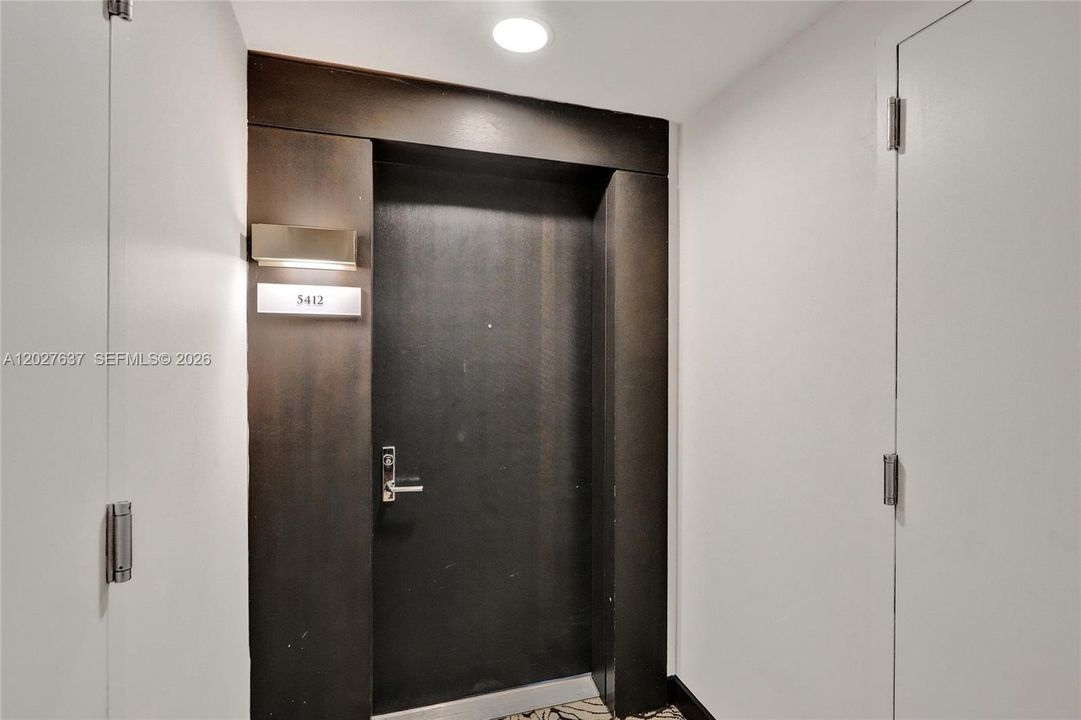 Active With Contract: $5,900 (2 beds, 2 baths, 1237 Square Feet)