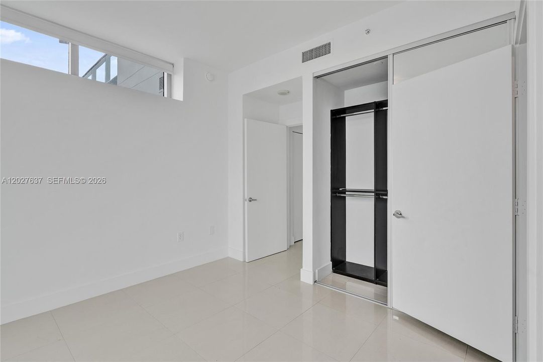 For Rent: $5,900 (2 beds, 2 baths, 1237 Square Feet)