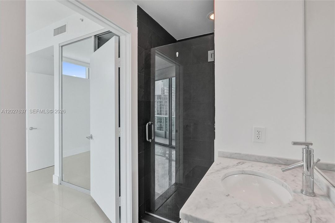Active With Contract: $5,900 (2 beds, 2 baths, 1237 Square Feet)