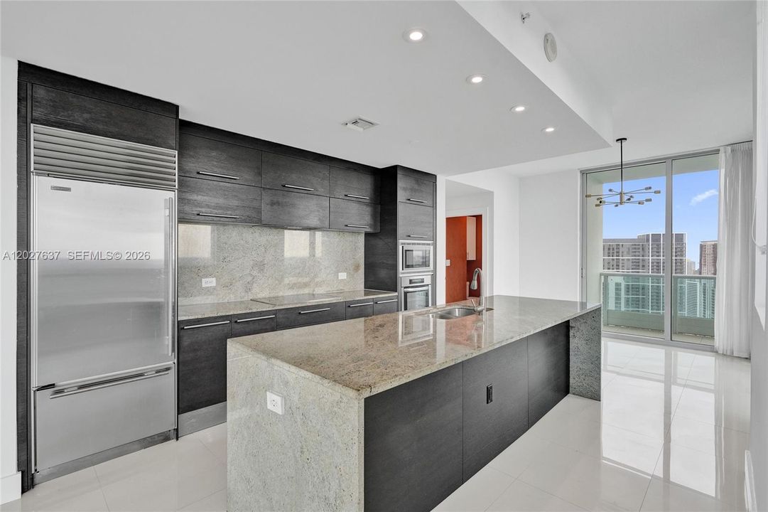 Active With Contract: $5,900 (2 beds, 2 baths, 1237 Square Feet)