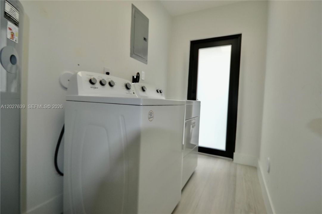 В аренду: $3,600 (3 спален, 2 ванн, 2248 Квадратных фут)